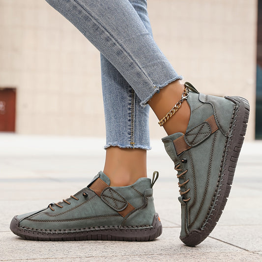 Women's Low Cut Sneakers – Lace-Up Padded Collar